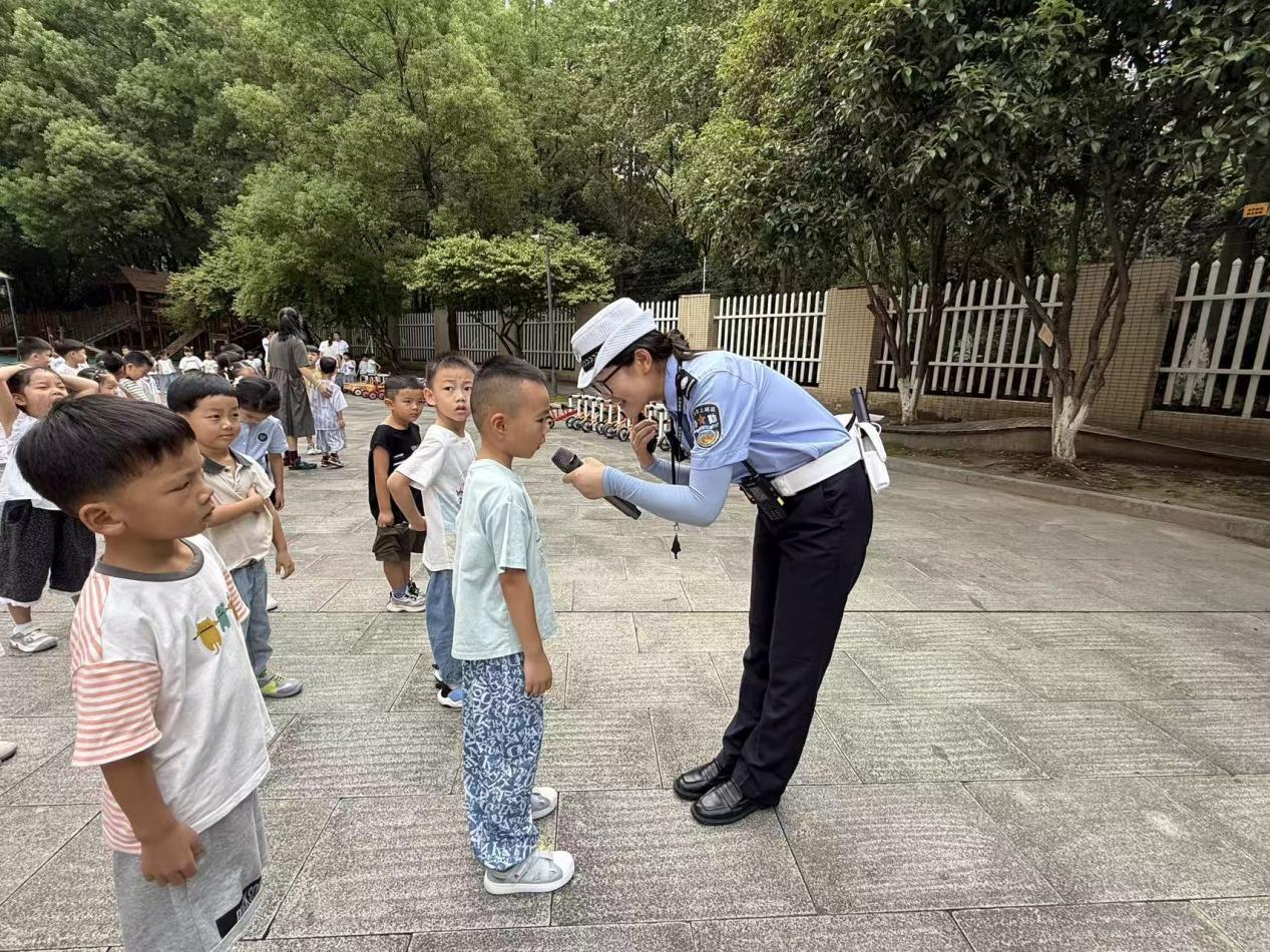 配图1