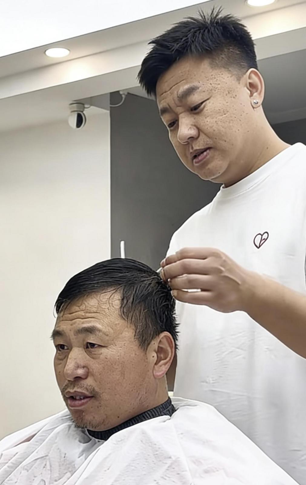 给外卖骑手理发